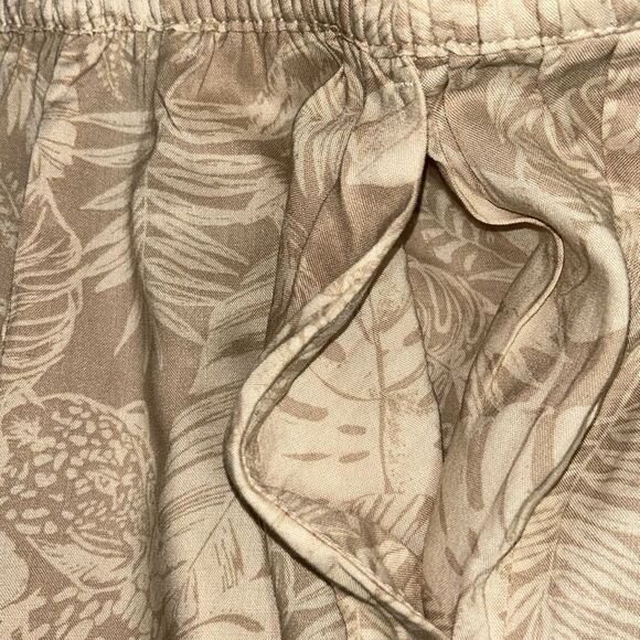 H&M Tan High rise Floral Print Lightweight Pants(Size 4) - Picture 7 of 7